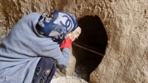 203ч.Счастье семьи Марьям: работать и жить в горах становится легче с ручной тележкой