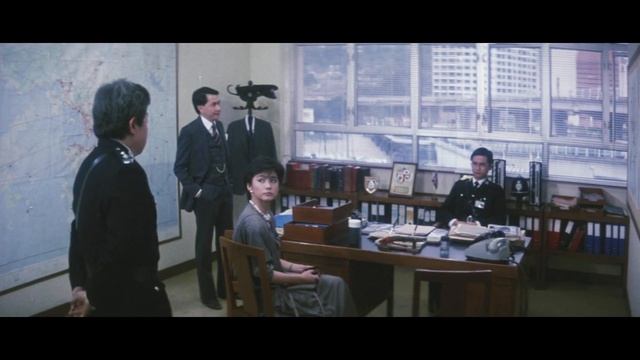 Полицейская история: Чену дают задание охранять Селину