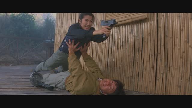 Полицейская история 3: Суперполицейский: Масштабная перестрелка в деревне