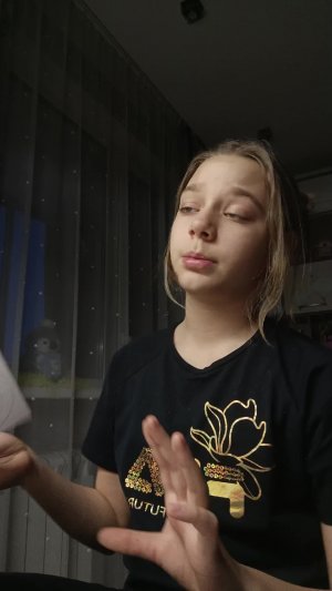 раскрашиваем лягушечку четырьмя цветами.