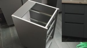 Установка направляющих салазок ящиков тумбочки