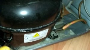 холодильник  -CMV533103W перекинуть петлю