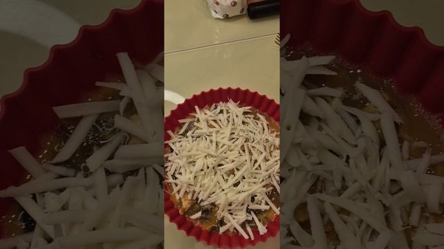 ФРИТТАТА С ГРИБАМИ И СЫРОМ