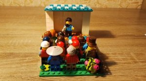 МИНИФИГУРКА LEGO ЗАЖИГАЕТ НА СЦЕНЕ С ХИТОМ "РАЙОНЫ-КВАРТАЛЫ"