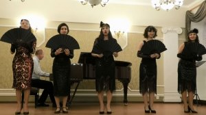 Сергей Привалов «В. О. 17 л.», сл. Н. Агнивцева. Исп. Светлана Мончак и вокальный ансамбль