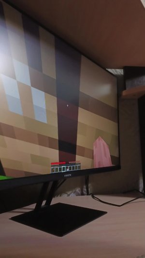 играю в майнкрафт.