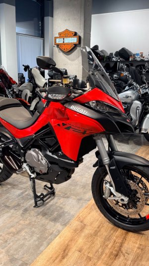 2022 DUCATI Multistrada V2S Ducati Red 11K (VIN *4529)
