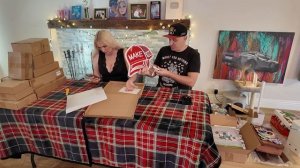 Открываем коробки по 6$ - что внутри_(Тимон и Решка)