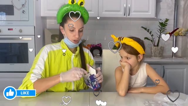 Катя и мама делают ОПЫТЫ