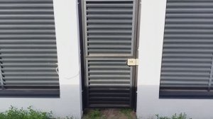 Сделал калитку и смонтировал ламели .