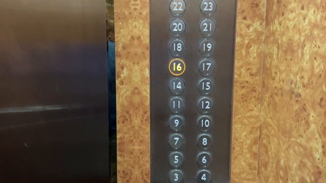 Мы не суеверные. В то же время лифт во Вьетнаме. Найди 13 этаж смотреть онлайн