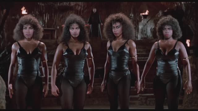 Доспехи Бога: Джеки против Амазонок