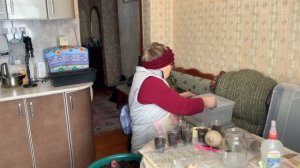 Проклюнувшие семена гномов, посеяла в грунт. Посеяла сладкий перец.