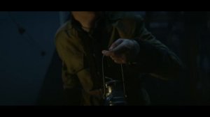 Заклинательница солнца пересекает каньон на шлюпке