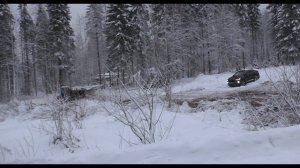 Подморозило, Дт-75 делает дорогу для лесовозов.