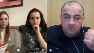 Путин это тот, который собрал Россию в кулак ✔