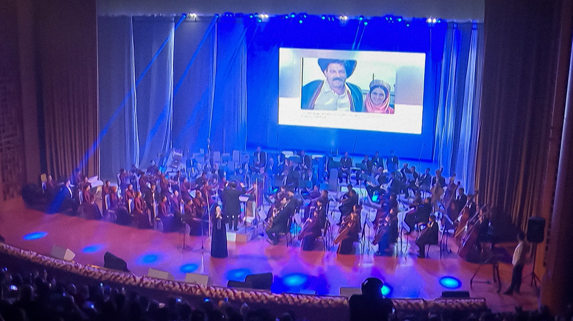 Культовые мелодии туркменского кинематографа прозвучали на симфоническом концерте в Ашхабаде смотреть онлайн