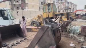 Изготовление ковша экскаватора из старого корабельного железа. Пакистан