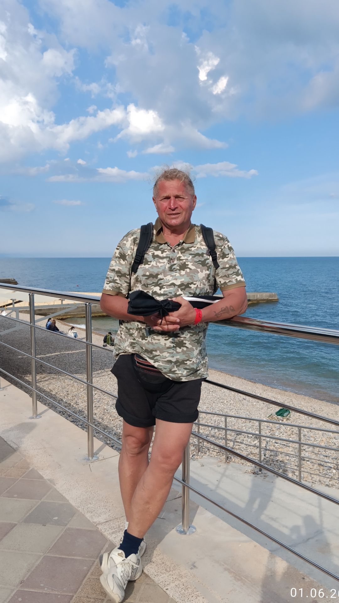 сюжет 4 и услуги от?: адвокат, учитель английского языка, другие, прочтите описание к этому видео,