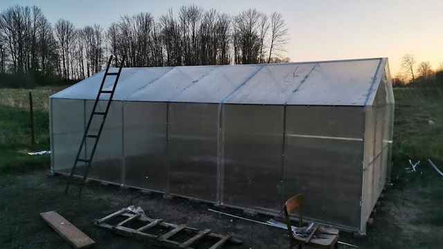 САМАЯ ПРАКТИЧНАЯ ТЕПЛИЦА 3х6 СВОИМИ РУКАМИ. Пошаговое руководство как сделать теплицу смотреть онлайн