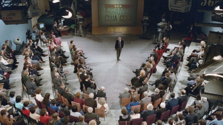 Три часа говорили, о чем хотели: телемосту «Ленинград — Сиэтл» исполнилось 40 лет смотреть онлайн