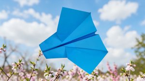 Бумажный самолетик далеко летит