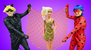 БАРБИ ДОТРОНУЛАСЬ ДО ВОЛШЕБНОГО КАМНЯ В СТАРОМ ЗАМКЕ! 😱 Акума вселилась в куклу! ⚡🦋