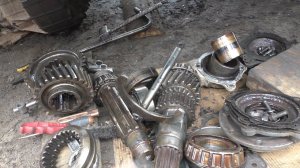 Разборка раздатки Урал. Ведущий и промежуточный валы.