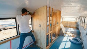 Он купил старый школьный автобус за копейки и превратил его в полноценный дом на колёсах. Начало