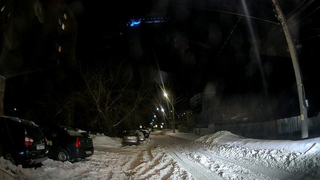 Диванный боец на встречке!