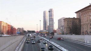 В Москву после рекордных снегопадов идет оттепель.