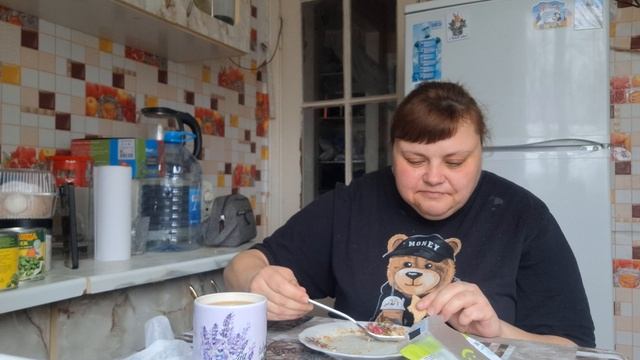 обед с праздником и нам не жирно вам не знаю смотреть онлайн