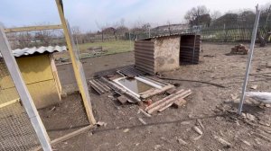 Простой забор для птичьего вольера. Переделываю птичий вольер.