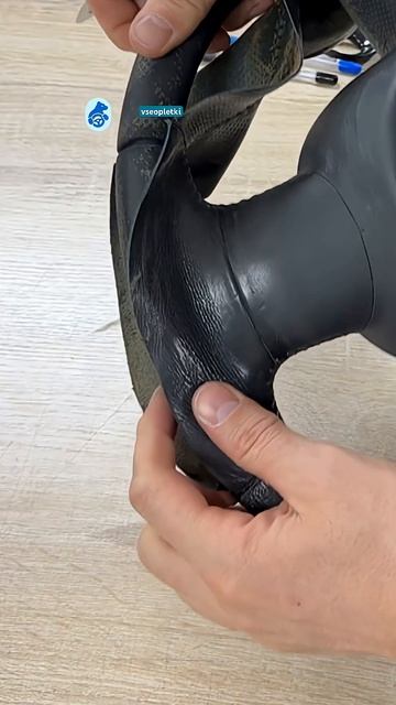 Руль Audi A3. Снимаем кожу оригинальную.