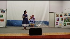 Янкова Евгения Игоревна, Янкова Арина Олеговна. Сл. и муз. Н. Пушковой «Крапива-лебеда».