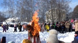 Сжигание чучела на Масленицу в городе Вязники. Съемка 22.02.2026