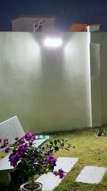 Солнечный уличный настенный светильник с датчиком движения — без проводов и зарядки