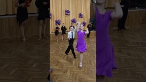 Марк, Полина бальные танцы Н6:медленный вальс, венский вальс, квик степ, самба, ча-ча-ча, джайв.