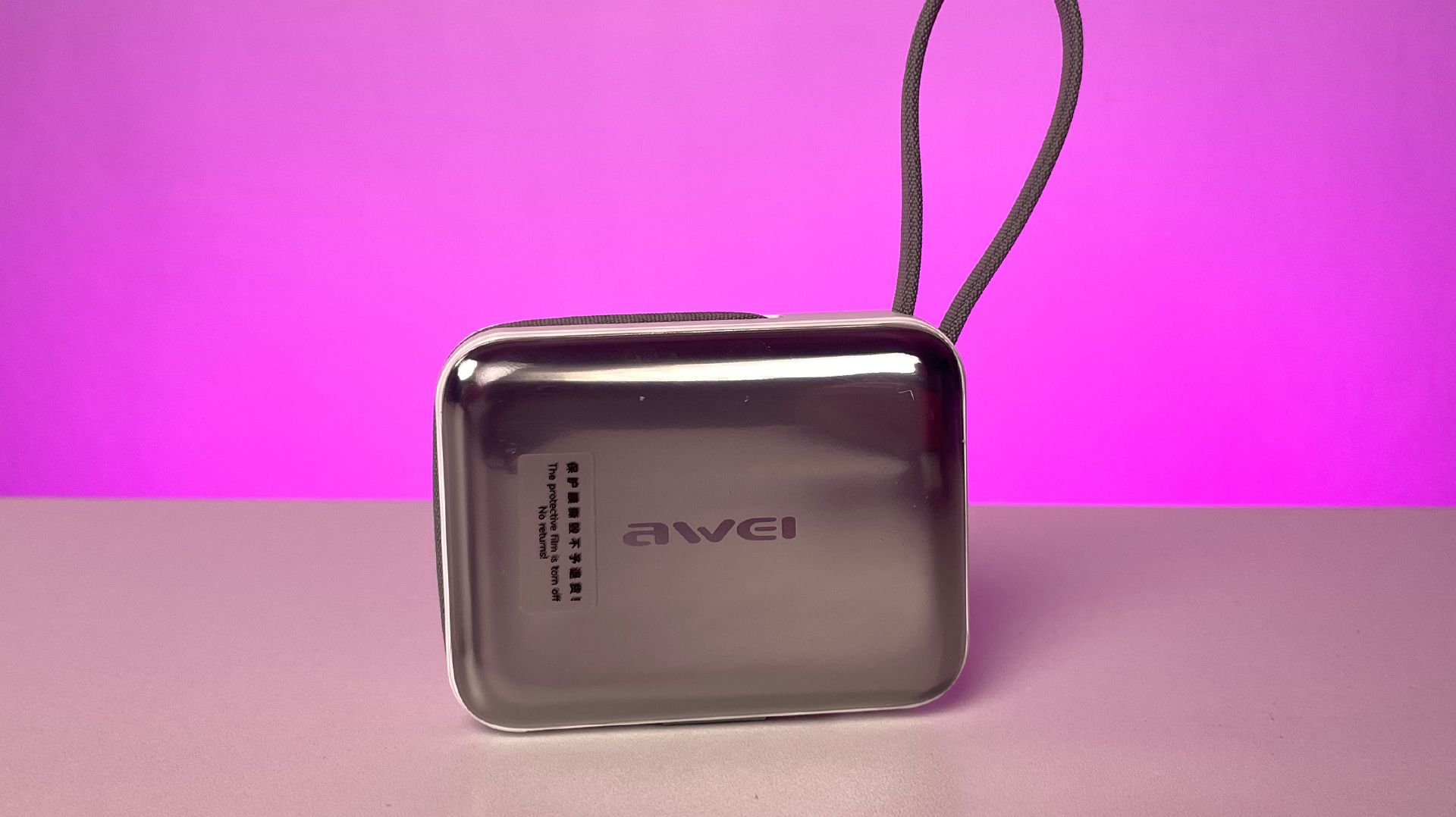 КОМПАКТНЫЙ МОЩНЫЙ POWERBANK AWEI C04 смотреть онлайн