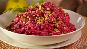 САЛАТ ИЗ СВЁКЛЫ С ЯБЛОКАМИ И ОРЕХАМИ