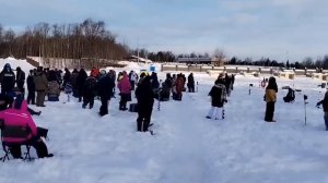 Вручение сертификатов за первую пойманную рыбу.