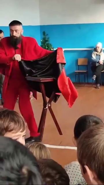 Летающий столик смотреть онлайн