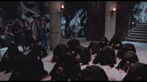 Доспехи Бога: Джеки и Алан проникают в логово сектантов (Часть 1)