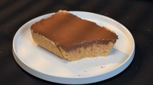 Арахисовый пирог без выпечки (как огромная конфета) 🍫