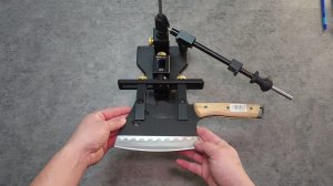 186. Заточка кухонного топорика, точилка "Вектор Х1"