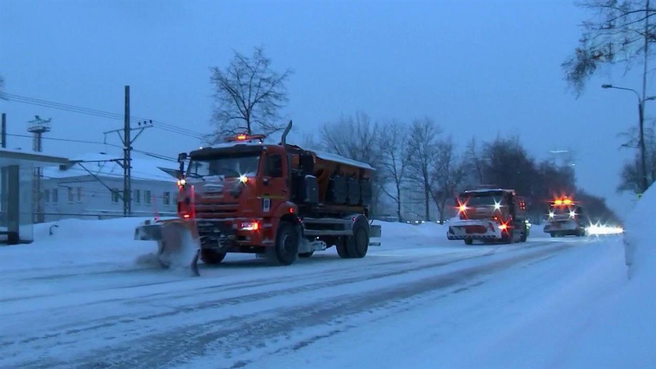Снегопад, который обрушился на столичный регион, продолжится до ночи. смотреть онлайн