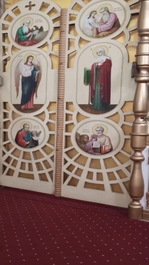 Божественная служба в храме Святой Троицы