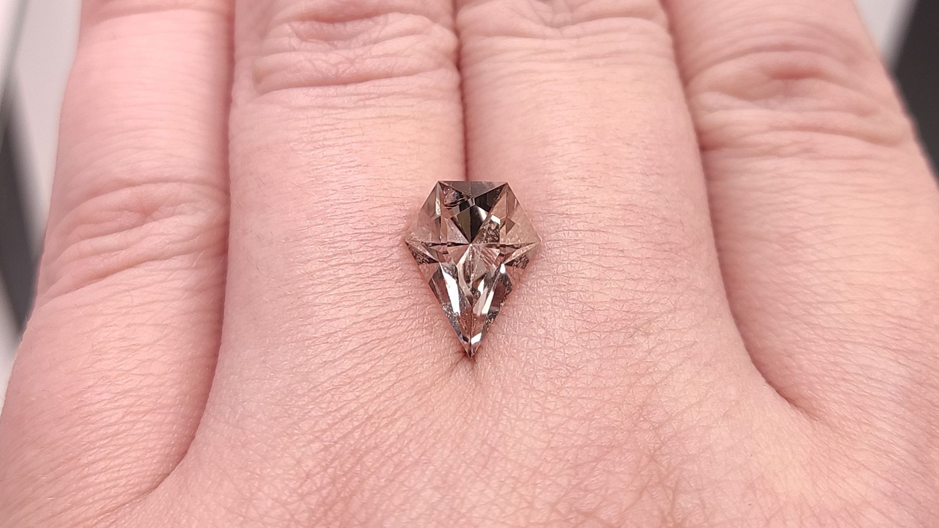 Дымчатый Кварц (Раухтопаз) 3.33 ct. Урал + гемм. заключение