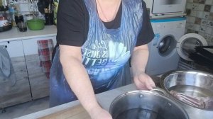 Новый сыр сварила. Грудинка в луковой шелухе. Всех с праздником !