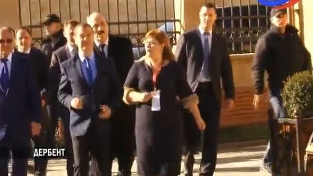 Дмитрий Медведев посетил Дербент и осмотрел цитадель Нарын-кала архив 2015